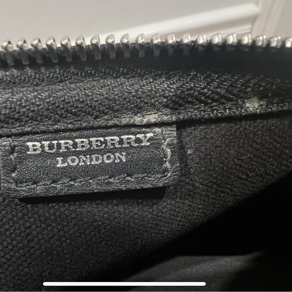 Burberry Nova Check messenger diaper bag - Picture 6 of 9